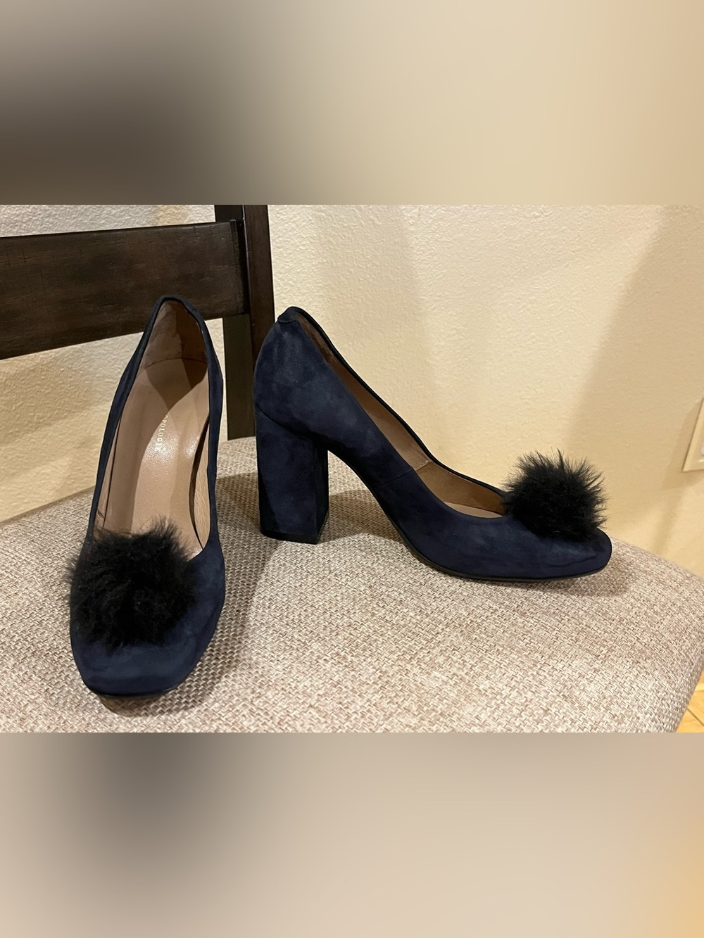 Anthropologie suede navy blue block heel pumps w/ faux fur pompons. Vintage. 6.5 - Picture 5 of 15